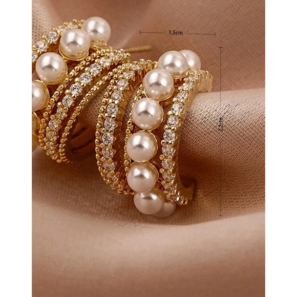 Anthropologie Avery Classy Pearl Cluster  Cubic Zirconia Cuff Earrings - Picture 3 of 5